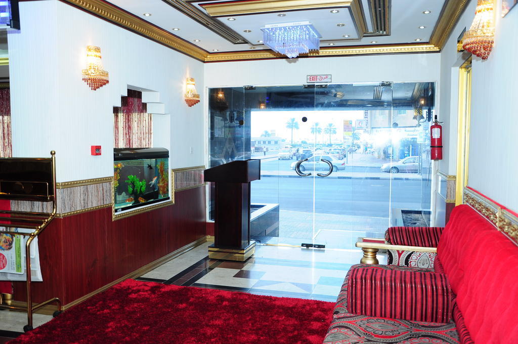 Sky Ways Hotel Dubai Buitenkant foto