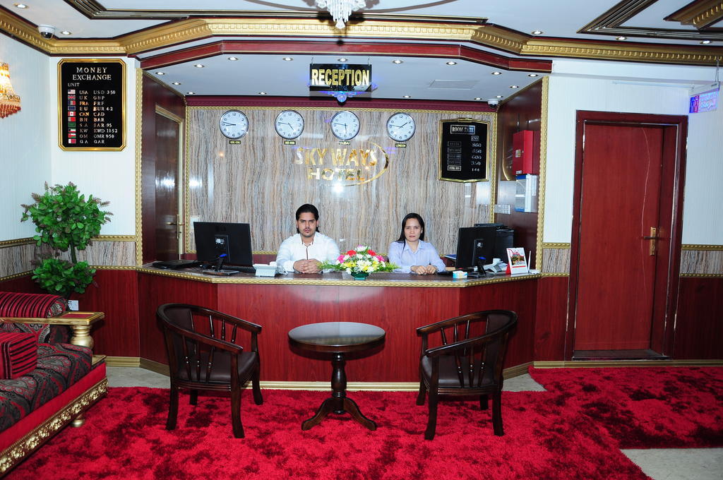 Sky Ways Hotel Dubai Buitenkant foto